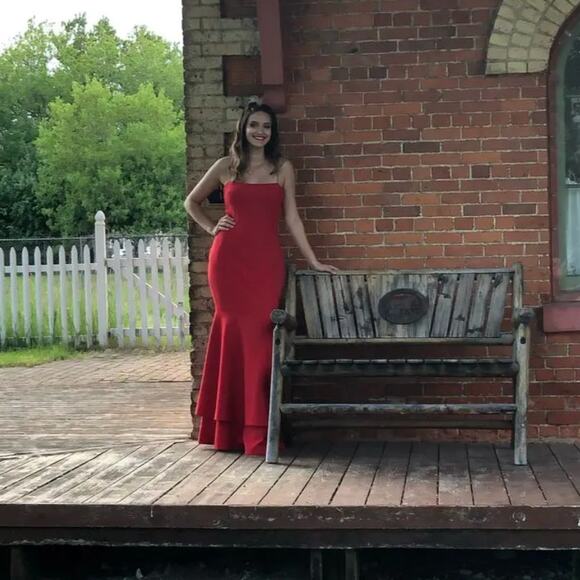 LIKELY Aurora Gown Maxi Dress Mermaid Cherry Red Scarlet Sz 12 NWT {3O37} - Picture 4 of 7